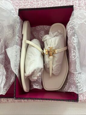 Tory Burch Cream Logo-Emblem T-Strap Sandals